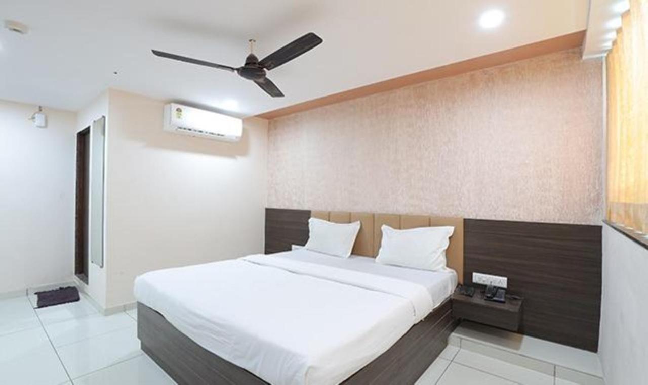Fabhotel The Heaven Ahmedabad Exterior photo